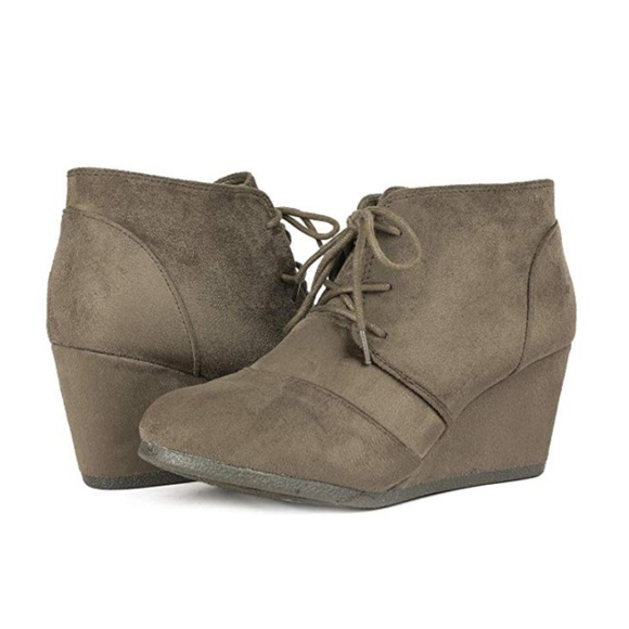 New 'Dreamer' Booties - Picture 3 of 4